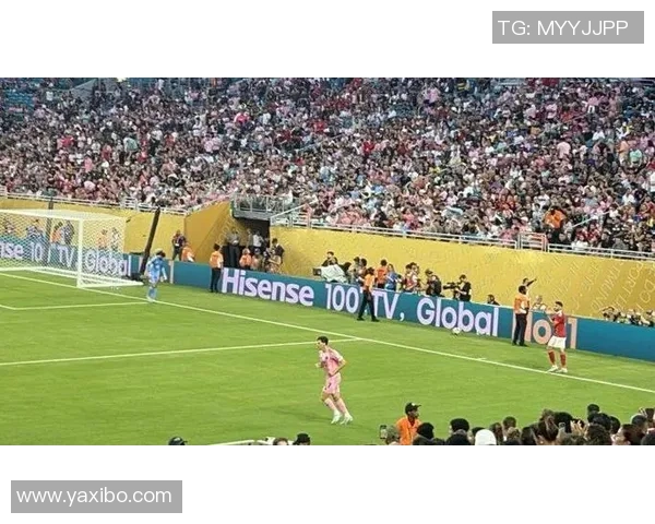 在激情四溢的赛场上看足球赛感受团队合作与竞技精神的魅力